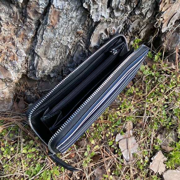 Kate Spade ♠️ classy zip around wallet💗 - Picture 7 of 8